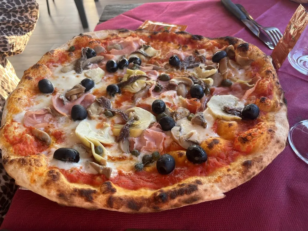 Maëlle S._Pizzeria Trattoria Bar Cacciatori_Fénis_review