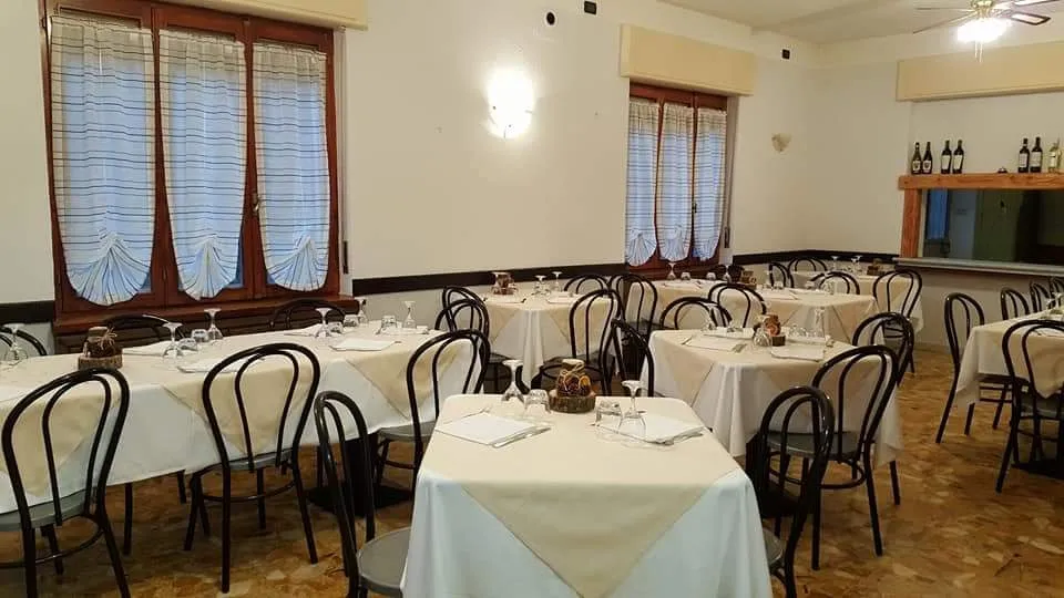 Pizzeria Trattoria Bar Cacciatori restaurant in Fénis