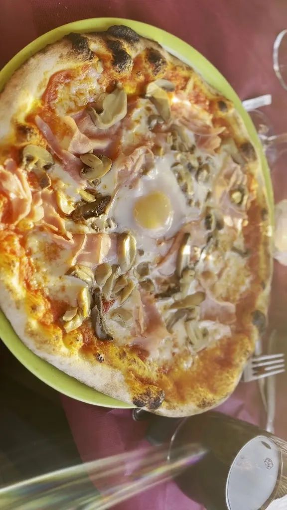 Pizzeria Trattoria Bar Cacciatori_Fénis_slider_image_2