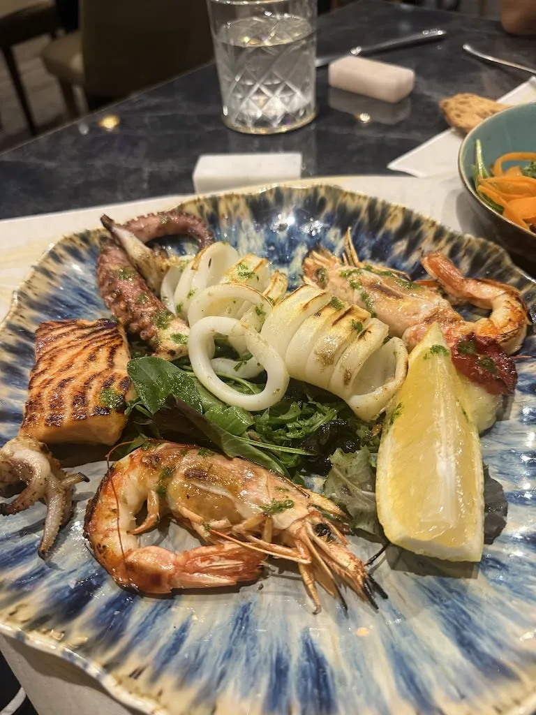 Zehra Peker_Aromatiko_Villa Adriana_review