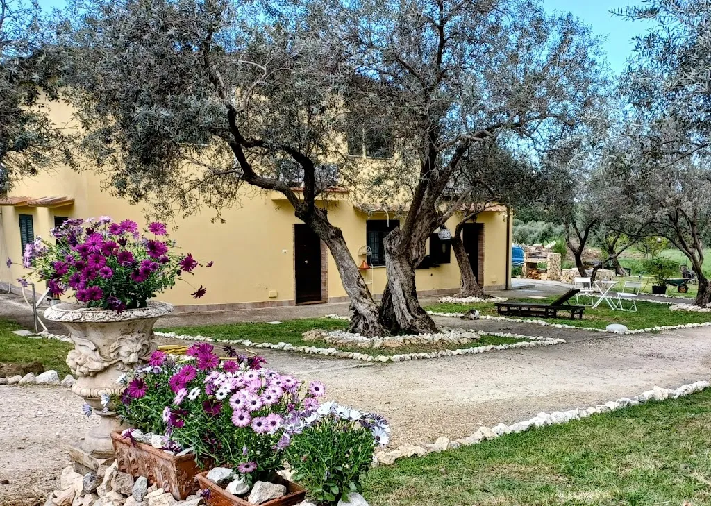 Gavino's Home Restaurant AREA PICNIC_Villa Adriana_slider_image_3