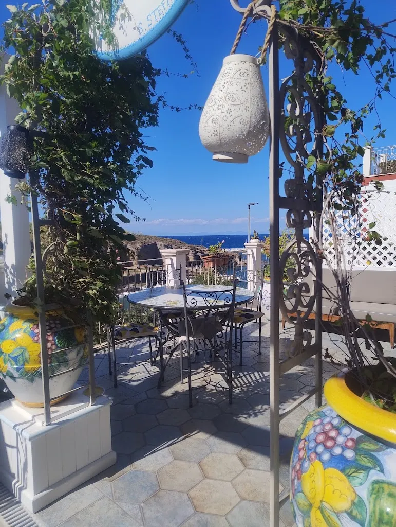 Angela Maria Rachele Ferretti_Ristorante Marisqueria_Ventotene_review