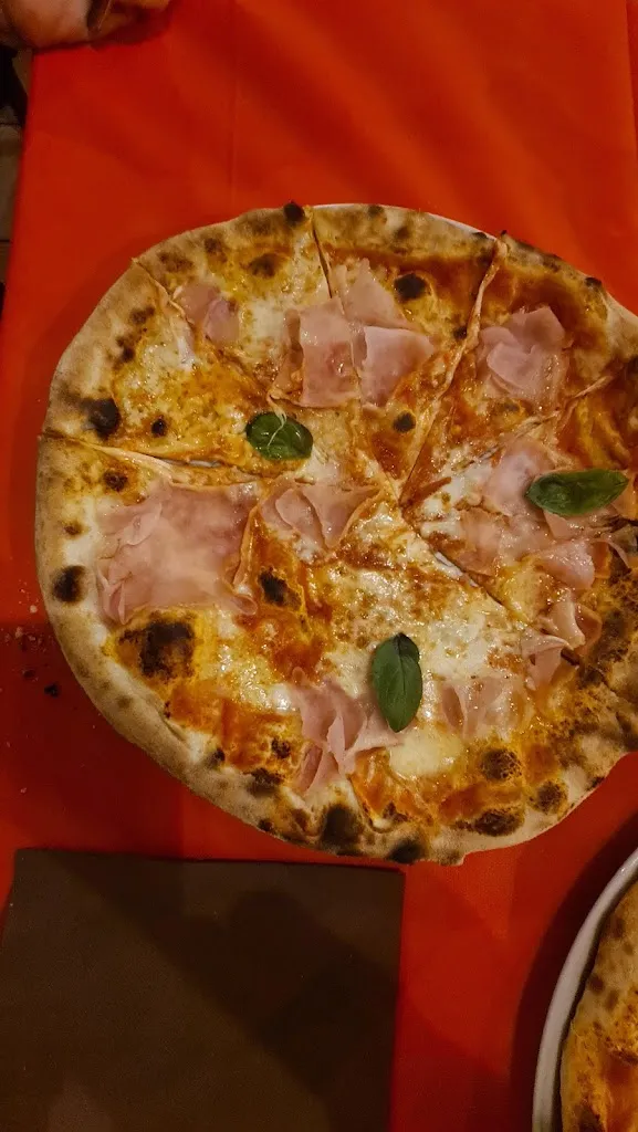 Nicola Lamonica_Ristorante Pizzeria Bar Lo Bistrot_Fénis_review