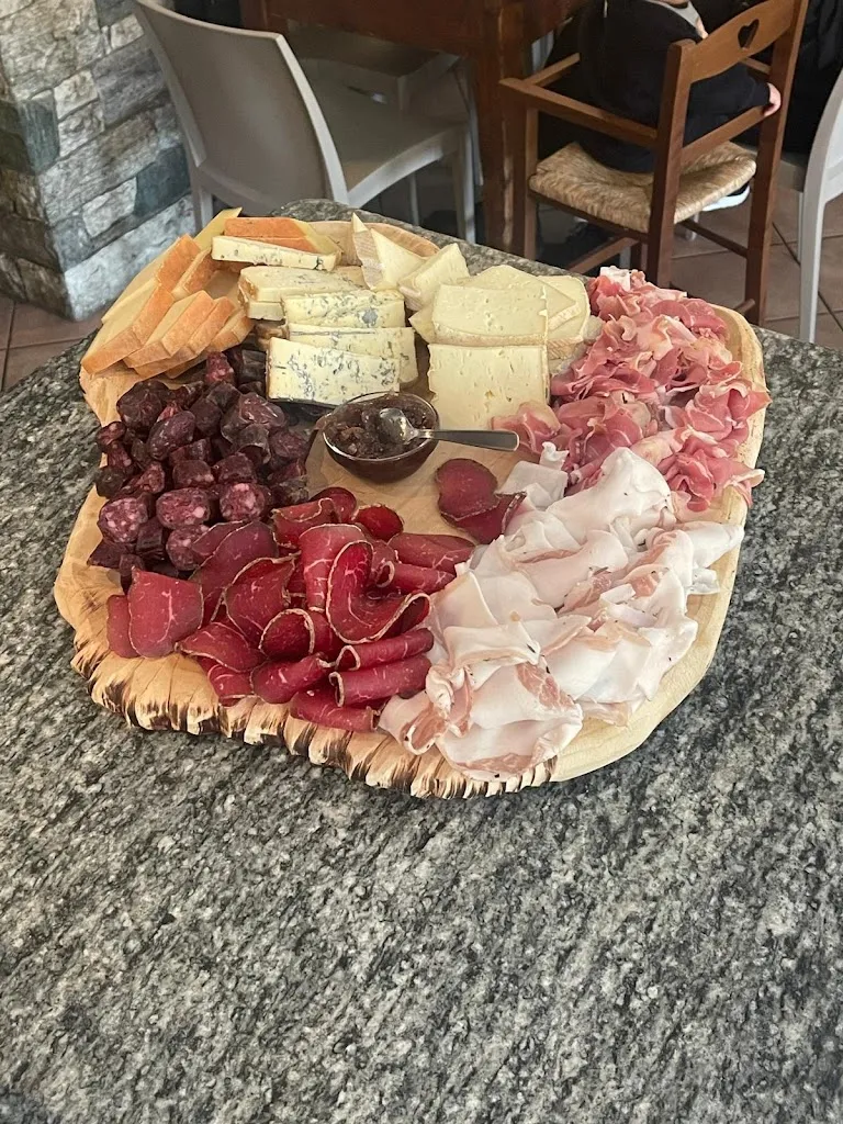 Ristorante Pizzeria Bar Lo Bistrot_Fénis_slider_image_1