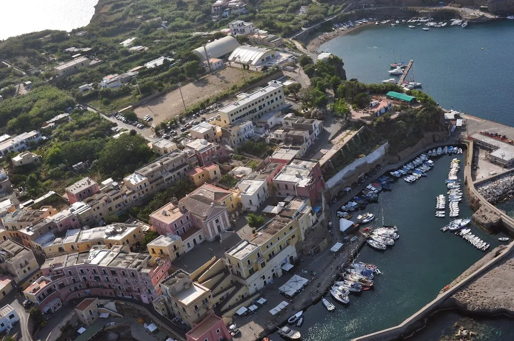 Ristorante Bar Portovecchio_Ventotene_slider_image_3