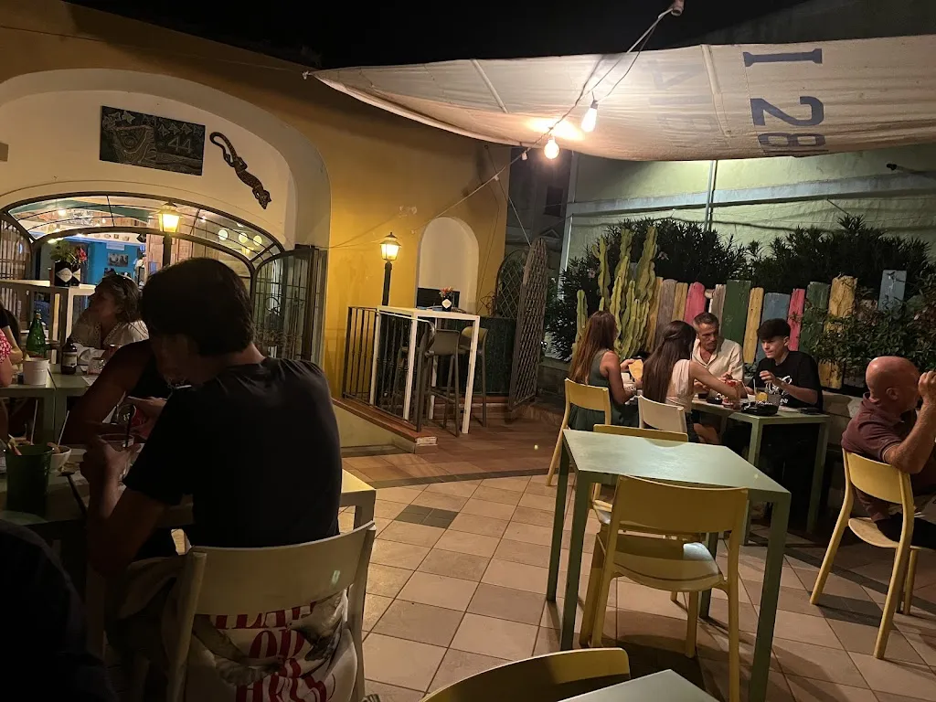 Marco Giovannelli_Hobo_Ventotene_review