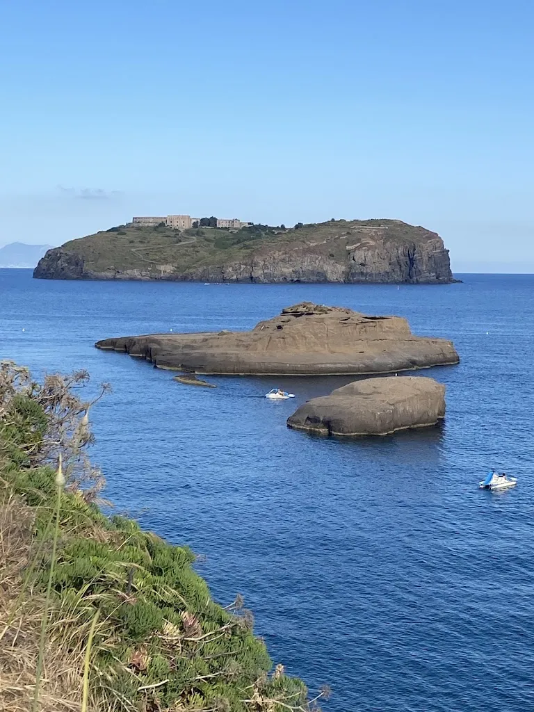 Calanave beach bar & restaurant restaurant in Ventotene