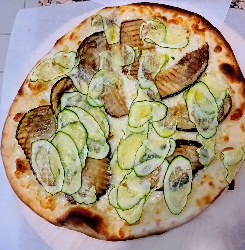 Pizzeria A.P.E._Villa San Giovanni in Tuscia_slider_image_2