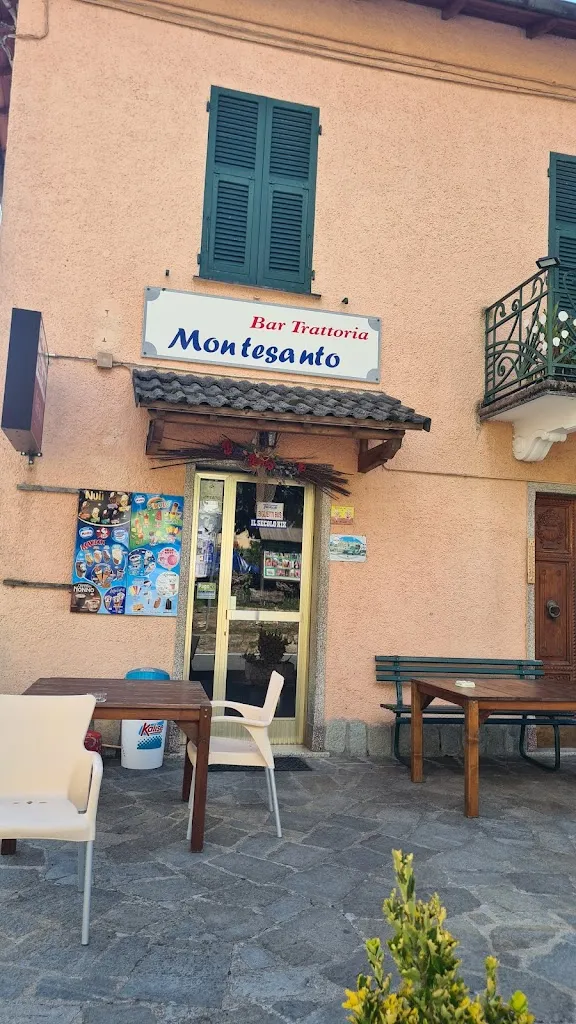 Albergo Montesanto restaurant in Villa Santo Stefano