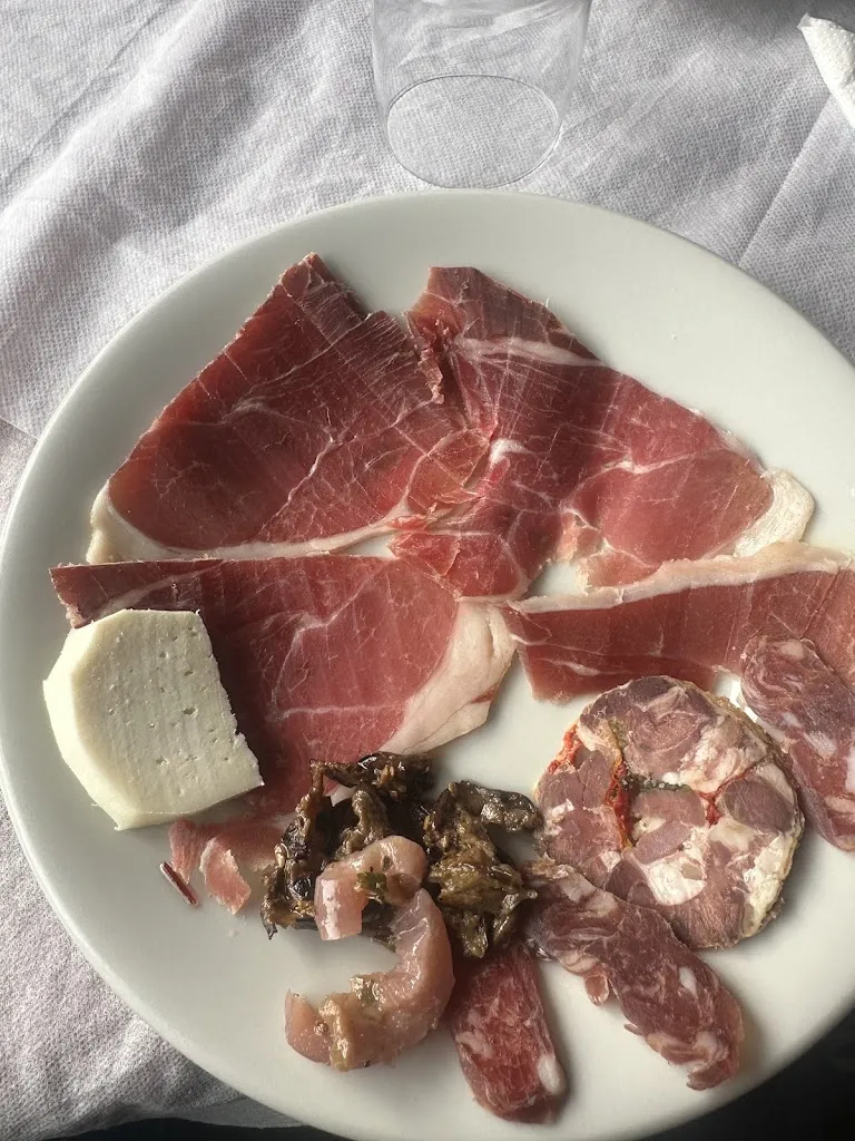 Aude Pique_Ristorante Albergo L' Aquilone di Coletta Aldo_Viticuso_review