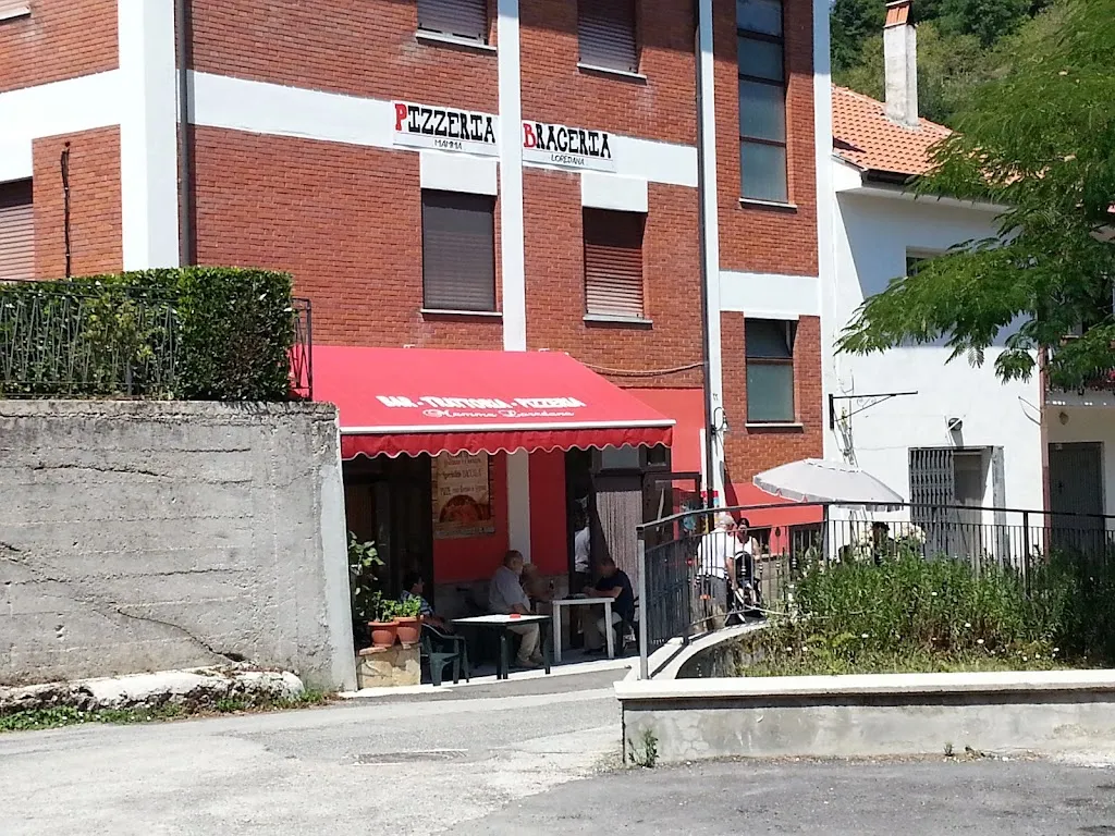 Trattoria Pizzeria Bar "Mamma Loredana" restaurant in Viticuso