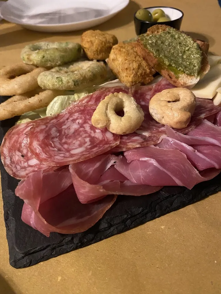 Benedetta Delle Noci_Cento&Uno_Vitinia_review