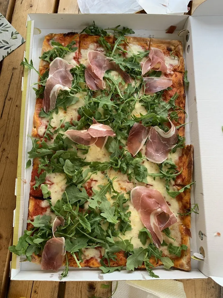 Pizza Rustica restaurant in Vitinia