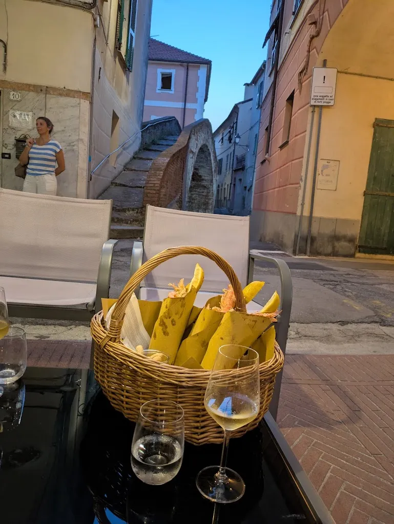 Daniela Meinero_Cantina GaGio_Albisola Superiore_review