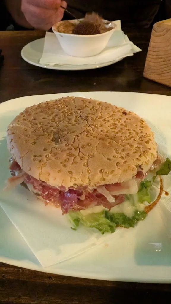 Pietro Orazio_Pub la Taverna dei Peccatori_Albisola Superiore_review