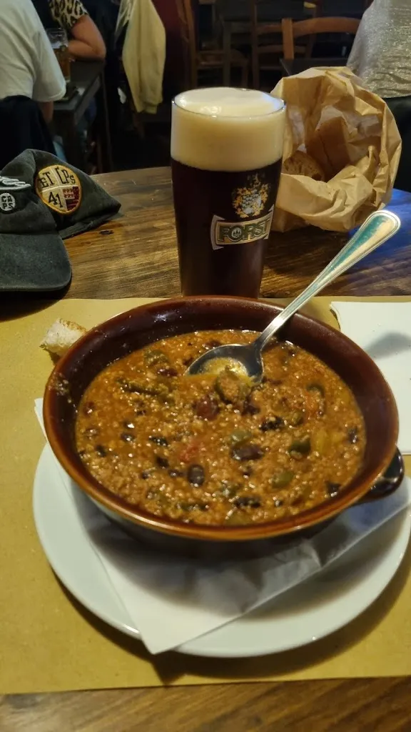 Maurizio Franzino_Pub la Taverna dei Peccatori_Albisola Superiore_review