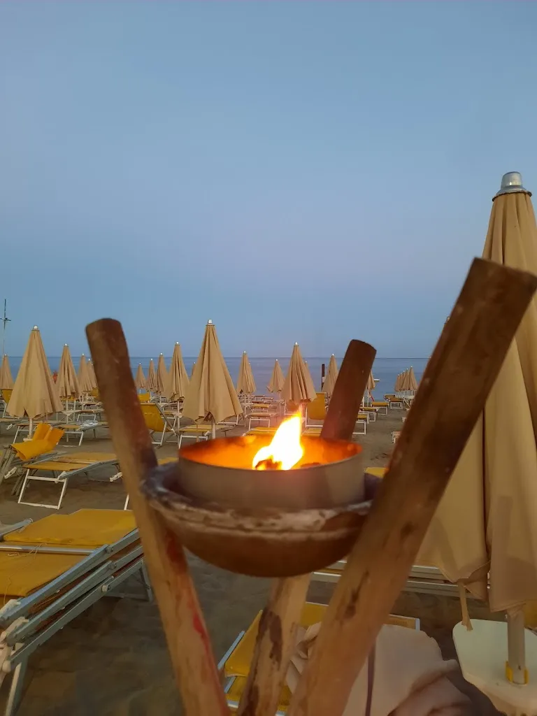 Salma Jahan_Soleluna Beach Village_Albisola Superiore_recensione