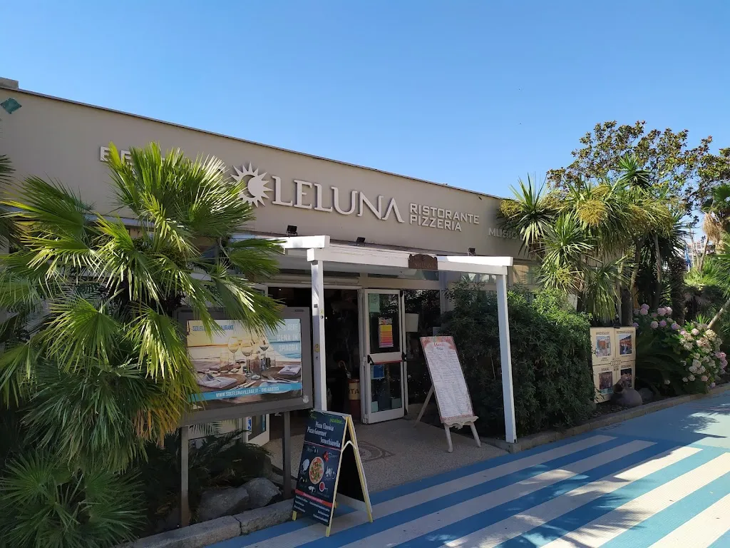 Soleluna Beach Village restaurant in Albisola Superiore