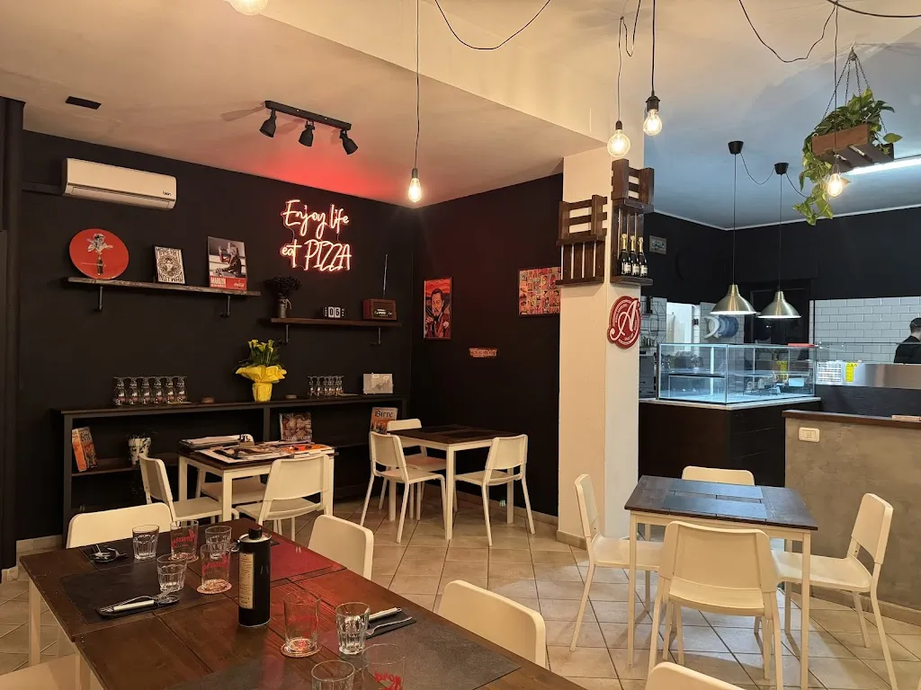 MaMa Pizzeria 🍕🇮🇹 restaurant in Ameglia