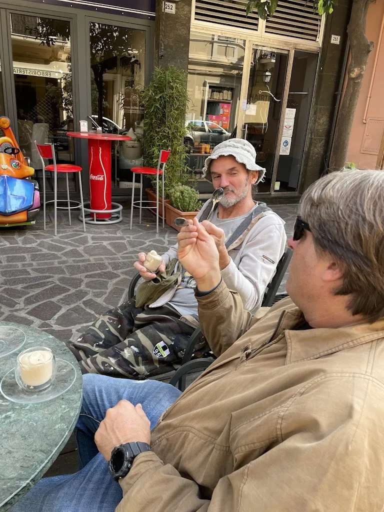 Tina Micheli_Cipí Bar_Alassio_review