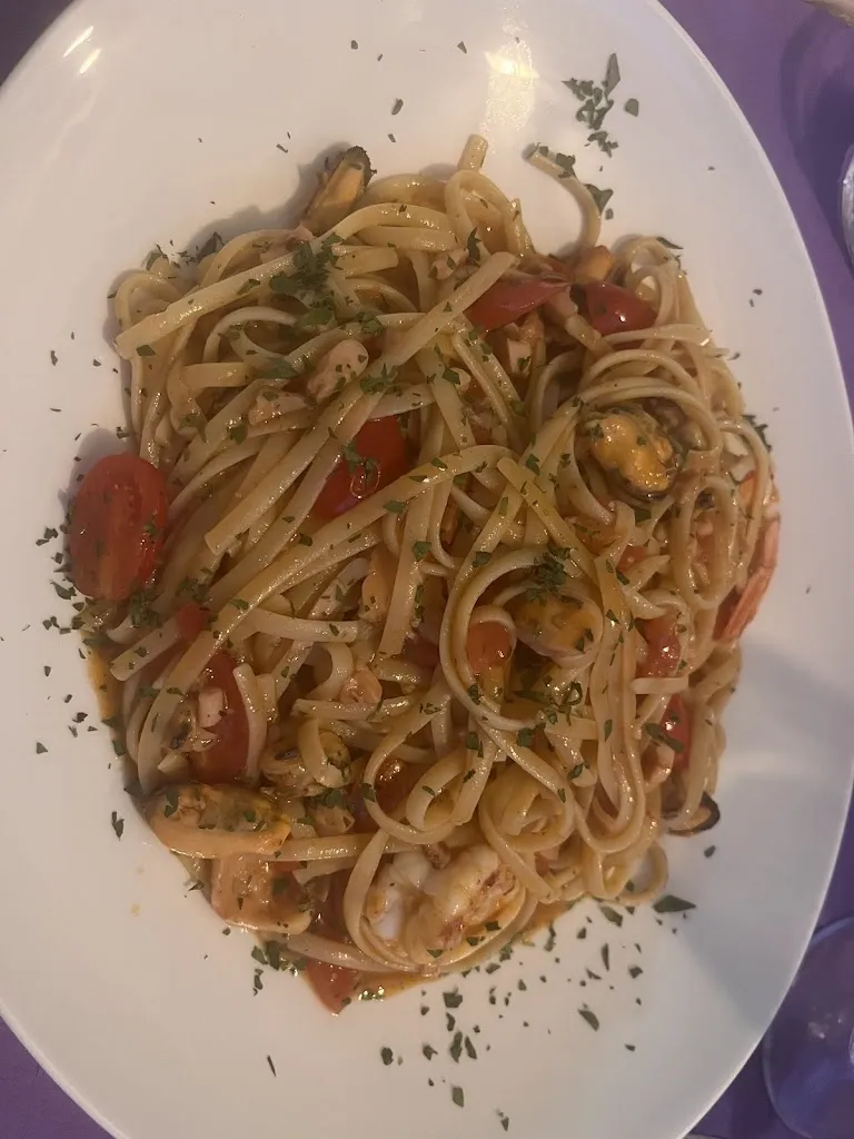 Christian Weiß_Spiaggia nel Blu_Bergeggi_review