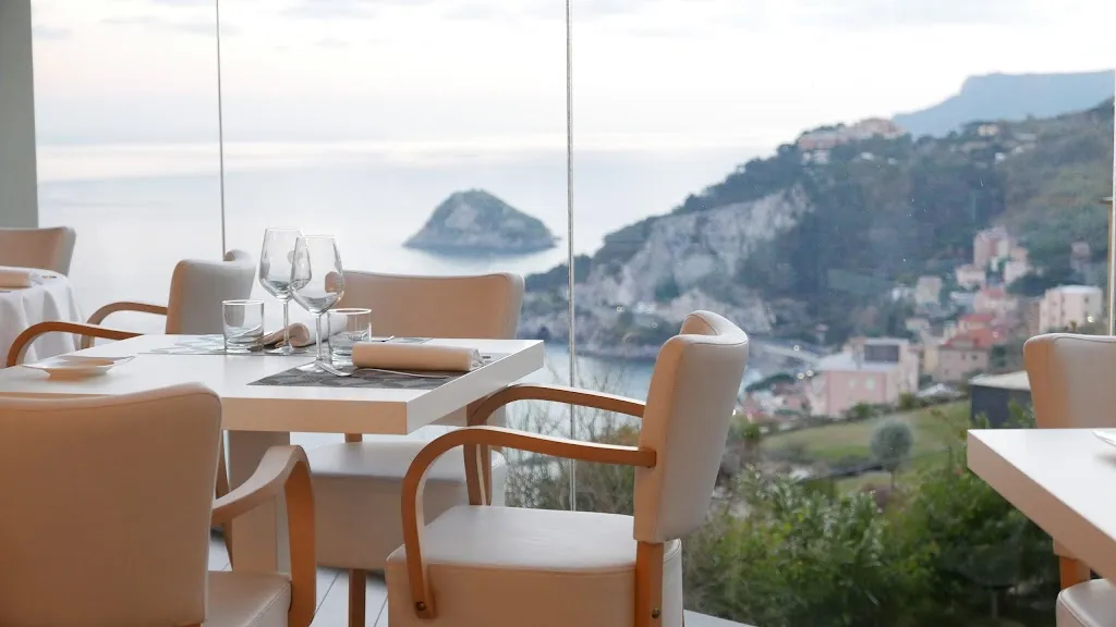 Dominio Ristorante, Cafè e Residence restaurant in Bergeggi