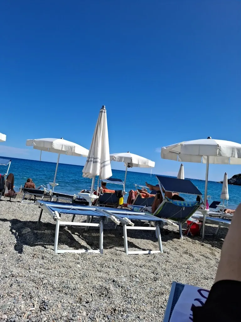 Pierino_Nuova Caletta Beach_Bergeggi_review