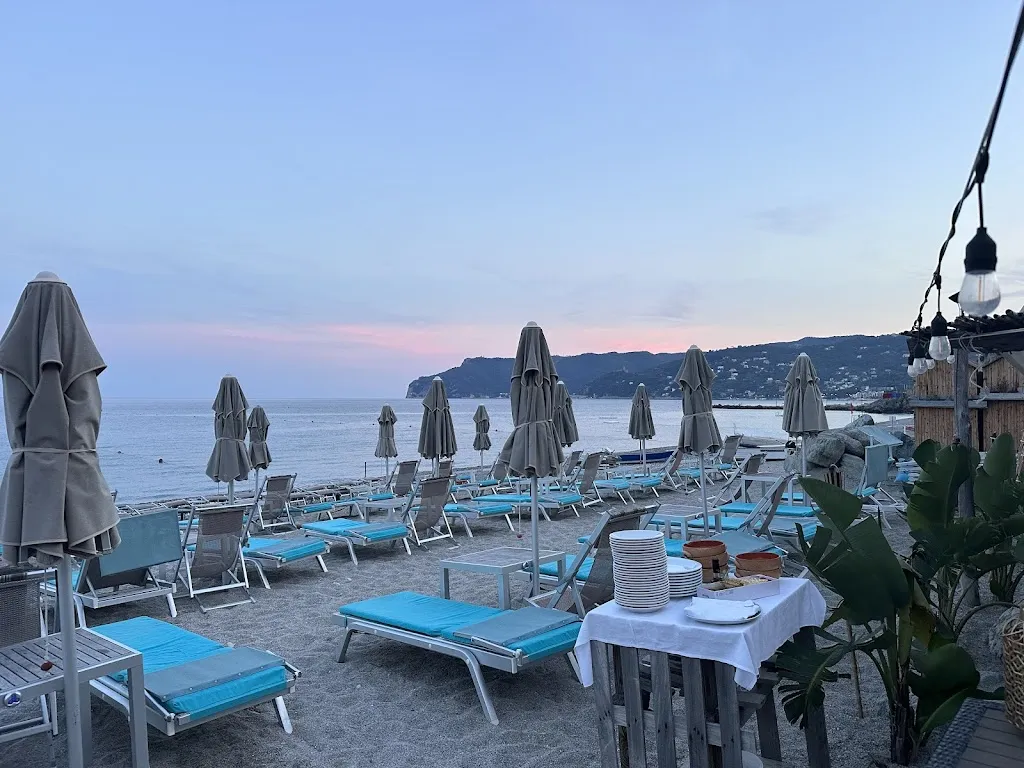 Ovidiu_Samoa Beach & Restaurant_Bergeggi_review