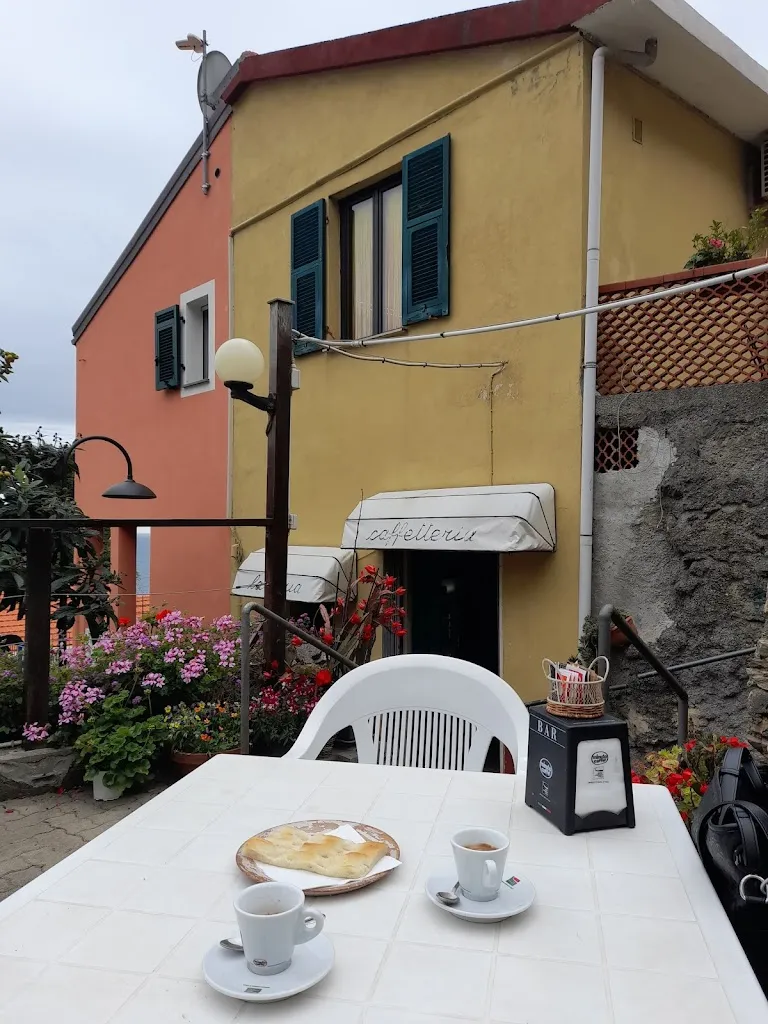 Caffetteria Galakos restaurant in Bergeggi