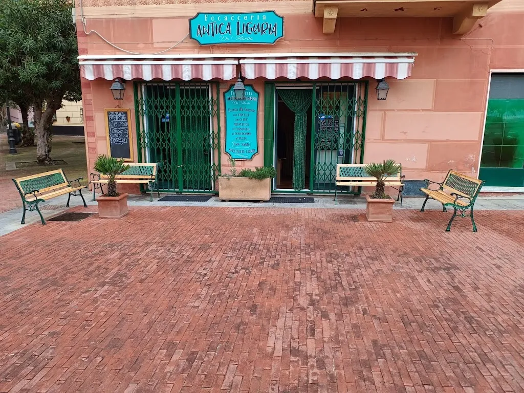 Focacceria Antica Liguria restaurant in Bonassola