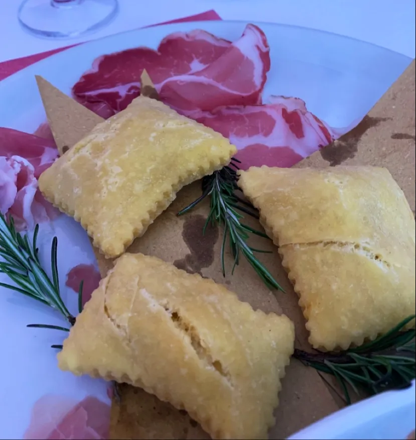 Sandro Lubas_La Marina_Borghetto di Vara_review