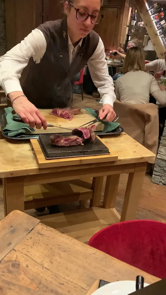 Brasserie La Sapinière_Courmayeur_slider_image_2