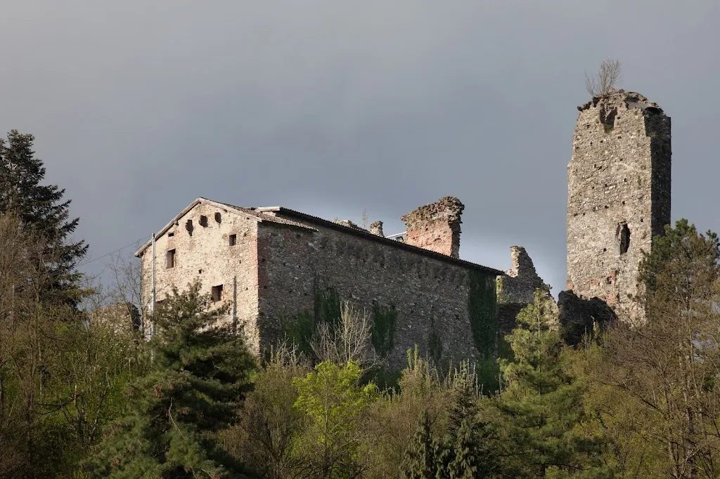 Castello di Borgo Fornari_Borgo Fornari-Pieve_slider_image_3
