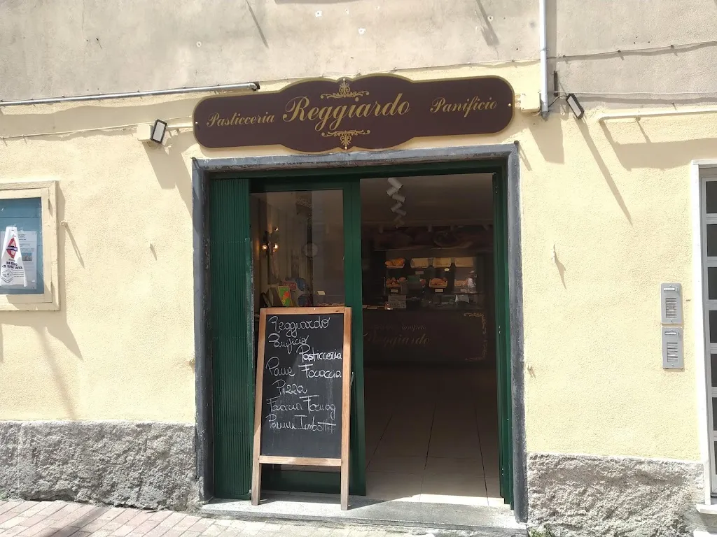 Panificio Pasticceria Reggiardo restaurant in Borgo Fornari-Pieve