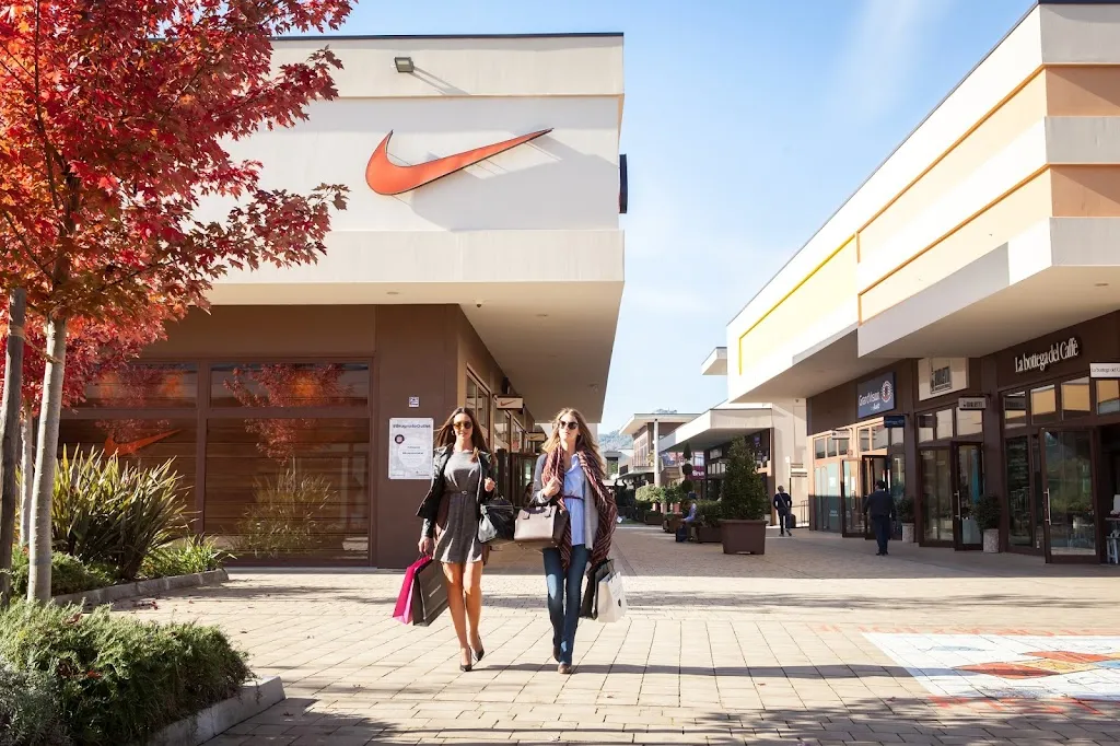 Brugnato 5Terre Outlet Village_Brugnato_slider_image_3