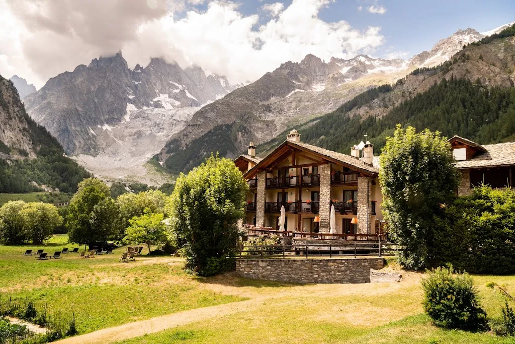 Auberge De La Maison restaurant in Courmayeur