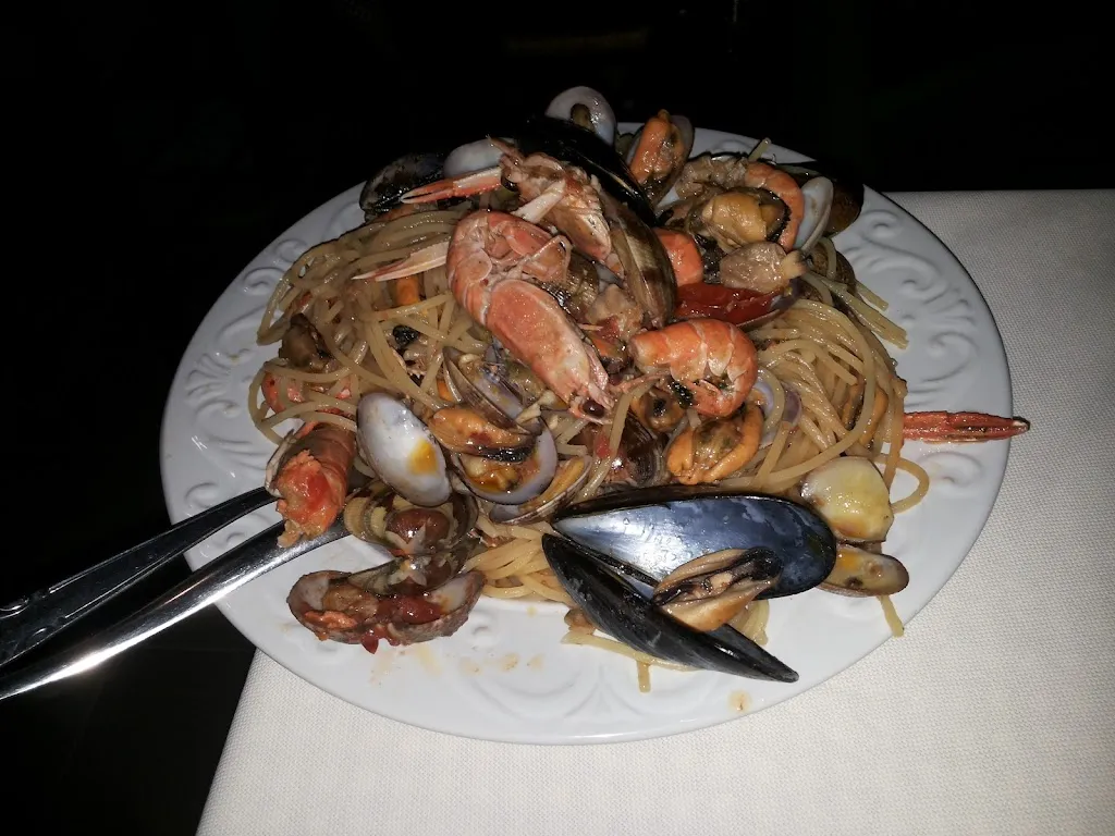 Amadi Dina Anna Trattoria_Calice al Cornoviglio_slider_image_2