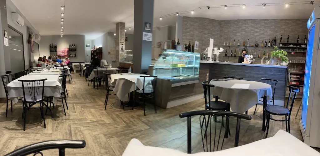 Pizzeria Al Bunker restaurant in Cairo Montenotte