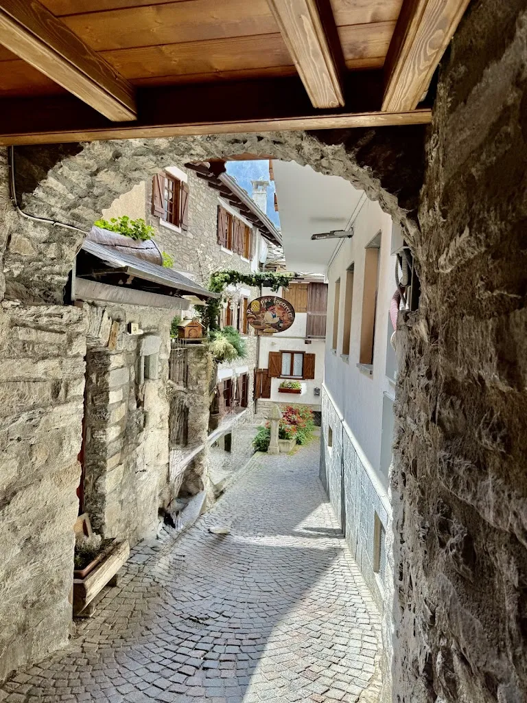 Court Rustemeyer_Pan Per Focaccia_Courmayeur_review