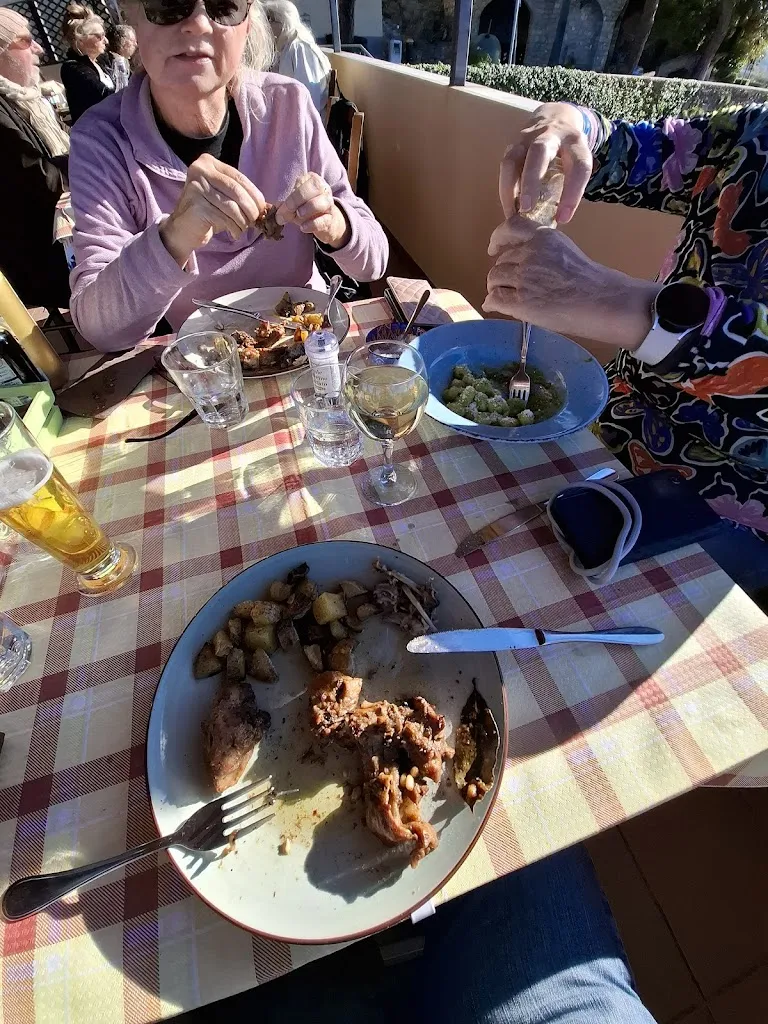 Peter Minella_Carpe Diem_Bordighera_review