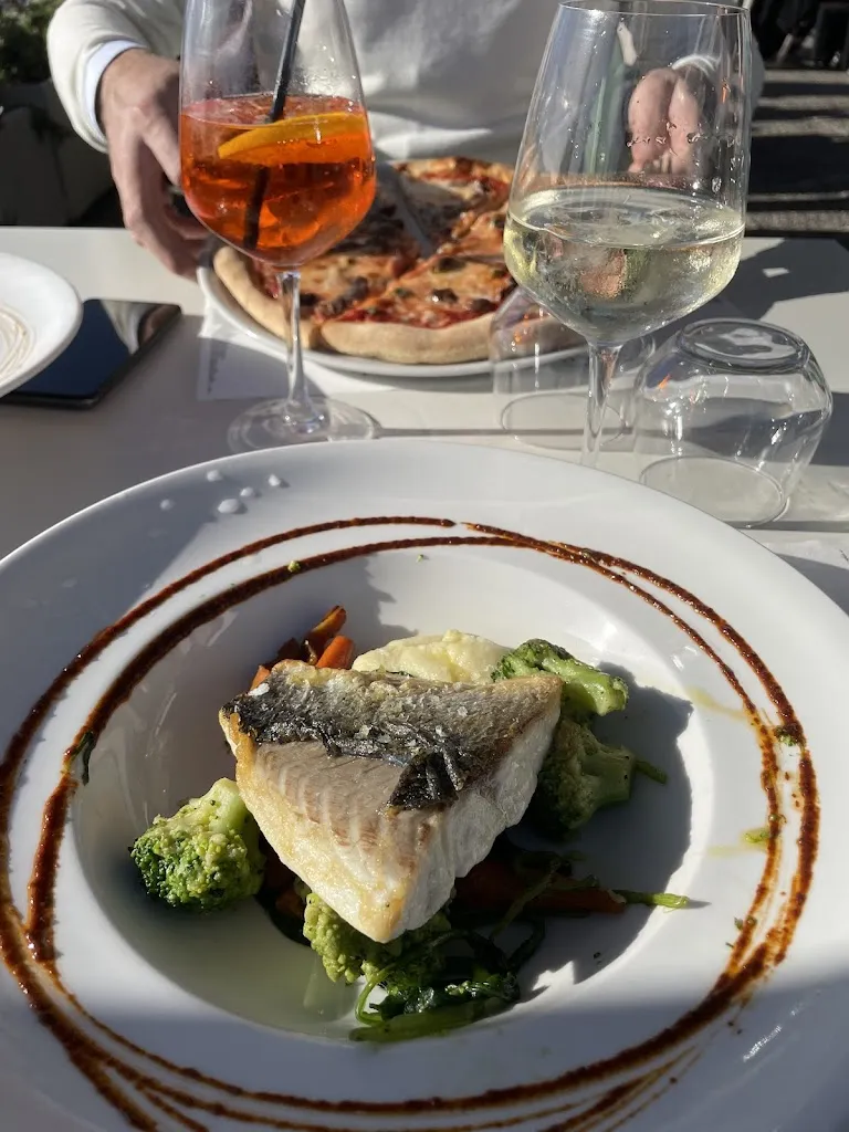 Li Li Ana_Marmura_Bordighera_review