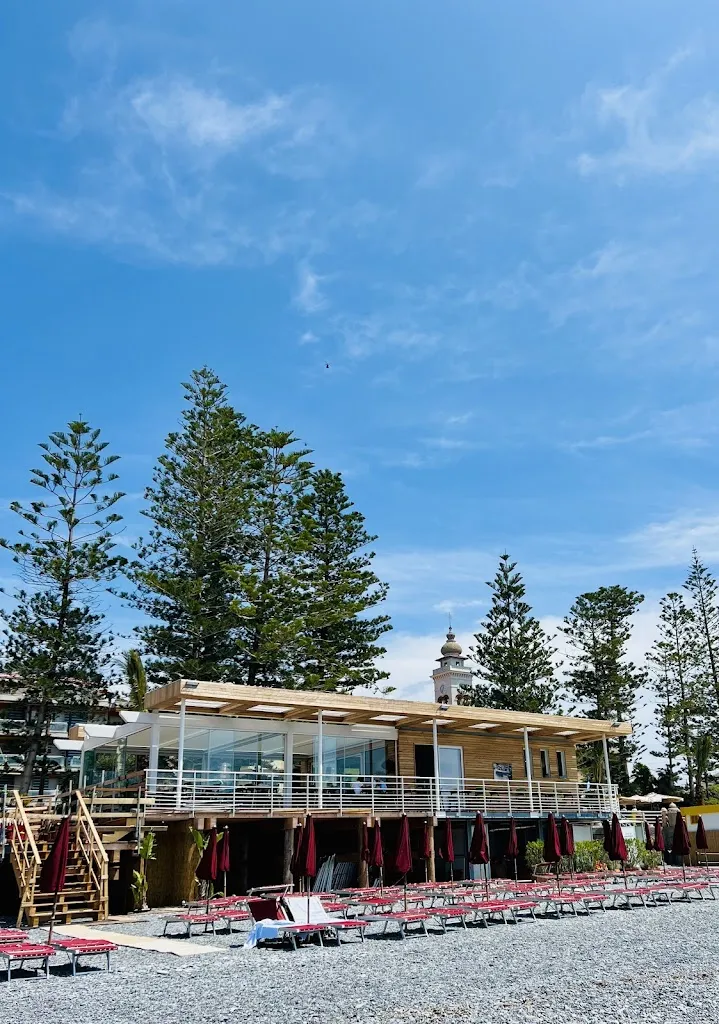 Rene Kappeler_Paolo e Guido al Marina Beach_Bordighera_review