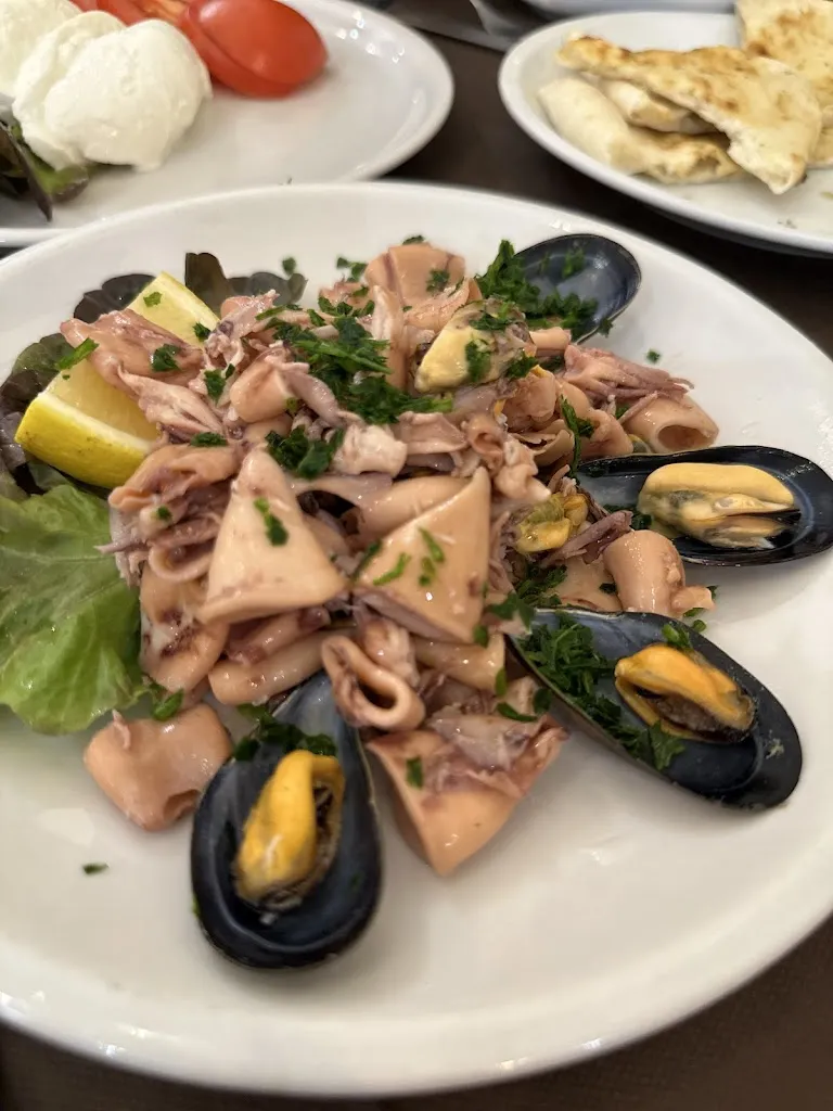 Alexander Adamov_Pizzeria Napoletana_Bordighera_review