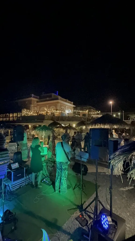 Wine Wave_Seagull Beach Lounge Bistrot_Bordighera_review