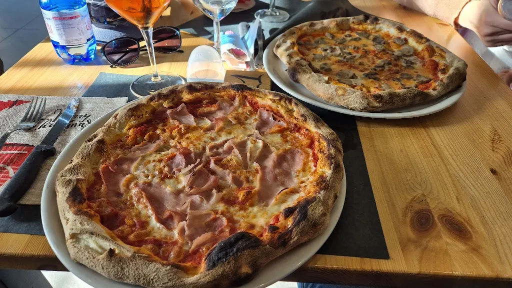 James Smith_Il Quartino - pizza o panino_Bordighera_review