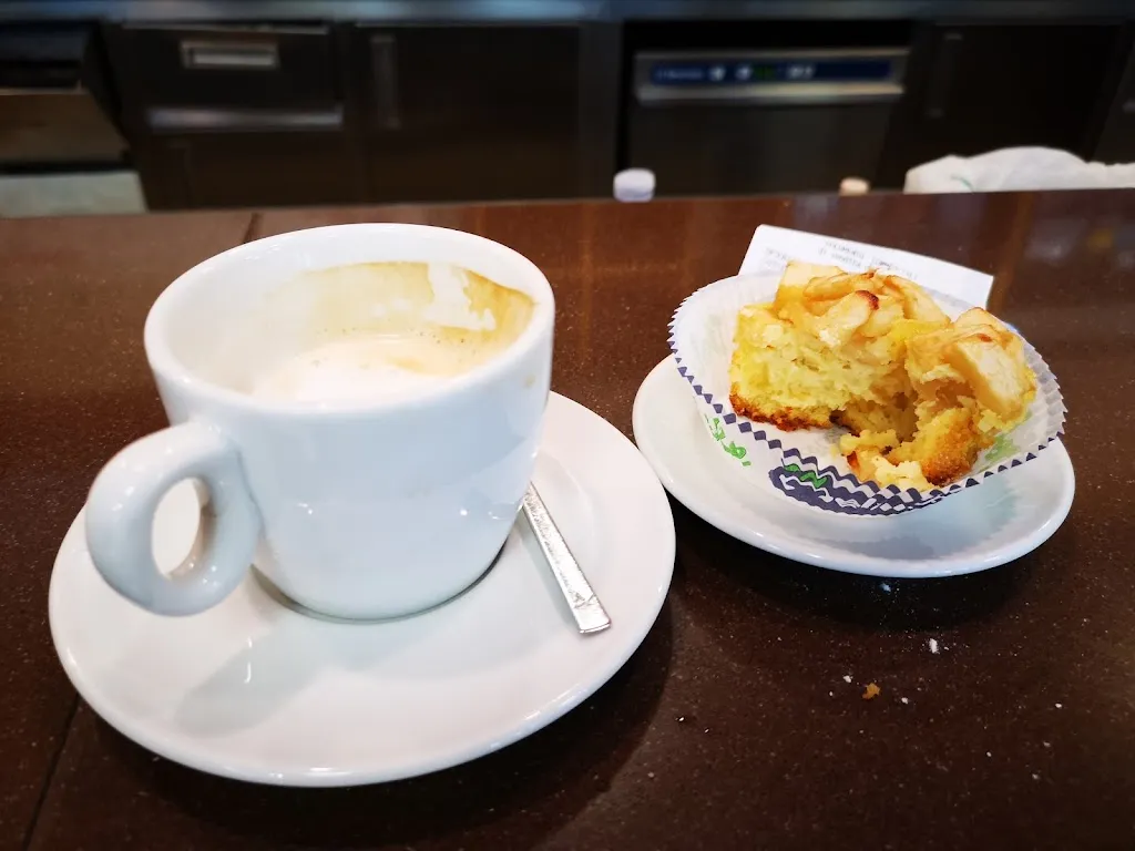 Leonarda Miglietta_Autogrill_Bordighera_review