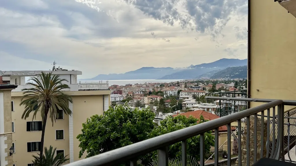 Claus Stopka_Dormiusa Ristoro_Bordighera_review