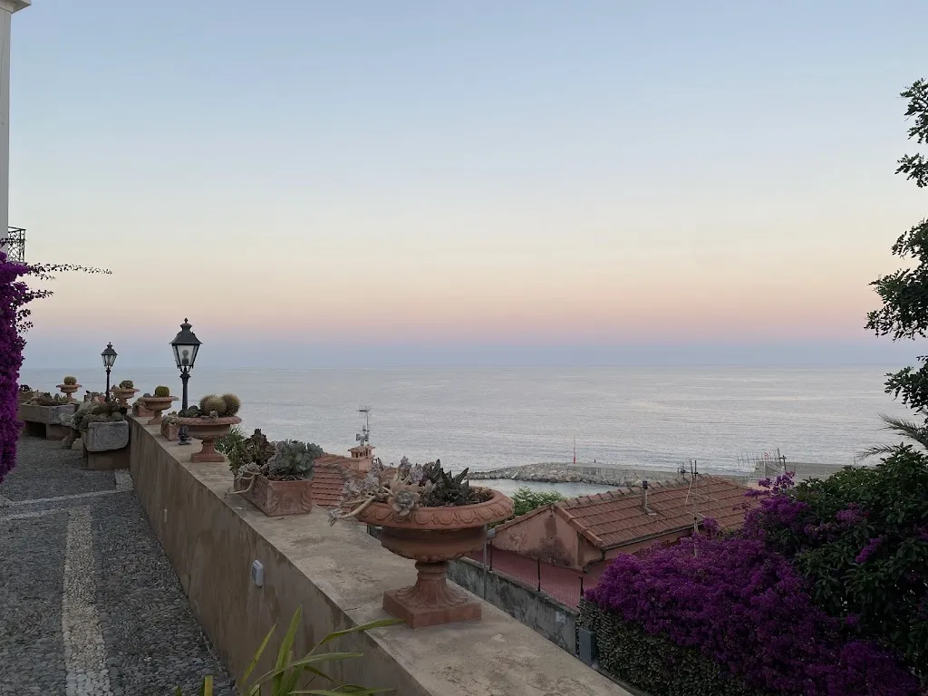 Linus Valdemarsson_Villa Garnier_Bordighera_review