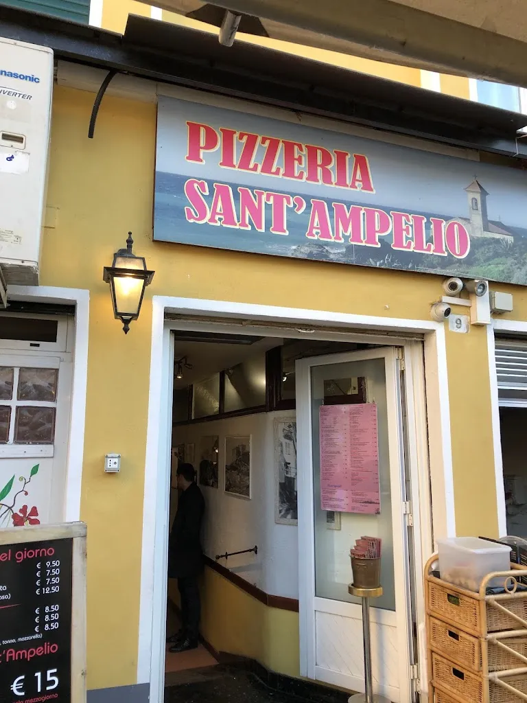 Pizzeria Sant'Ampelio restaurant in Bordighera