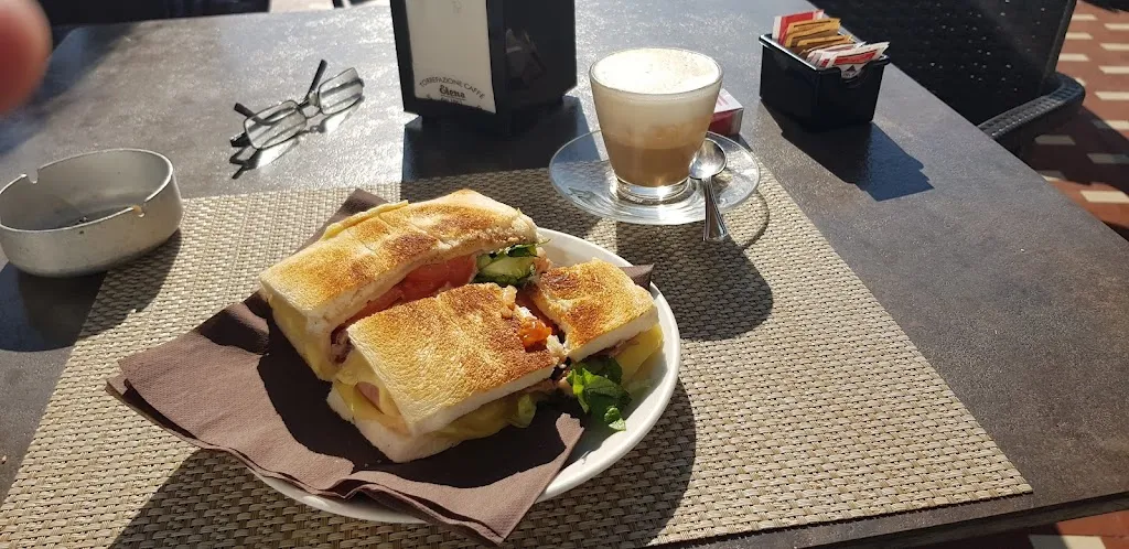 Raymond Morrison_Bar Atù_Bordighera_review